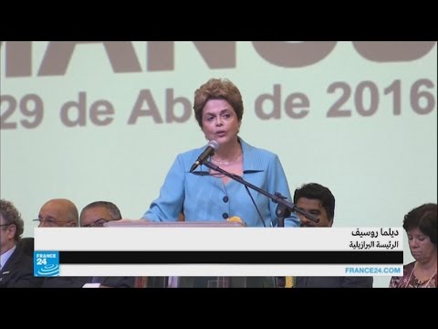 شاهد روسيف تتهم خصومها بتدبير انقلاب نظيف من خلال تفكيك الدستور