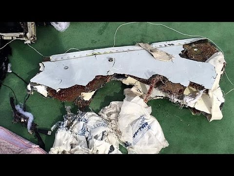 اشارة صوتية من أحد الصندوقين الأسودين للطائرة المصرية المنكوبة