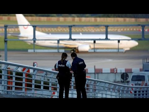 بالفيديو انذار كاذب بوجود قنابل على طائرتين متجهتين إلى مطار بروكسل