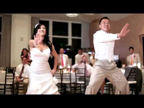 رقصة مجنونة تجمع بين عروسين في حفل زفاف