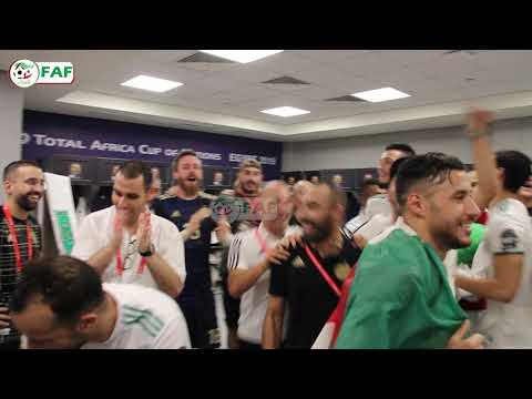 احتفال لاعبي المنتخب الجزائري بالتأهل لنهائي كأس الأمم الأفريقية 2019