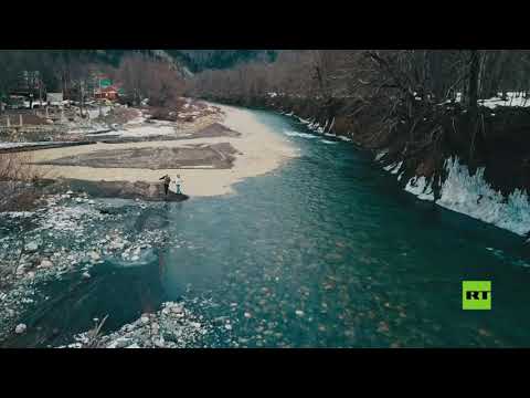 شاهدظاهرة طبيعية مذهلة لالتقاء نهرين بدرجات حرارة مختلفة